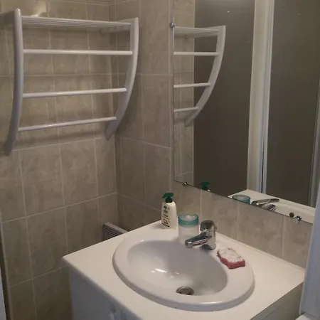 A 100m De La * 波尔尼谢