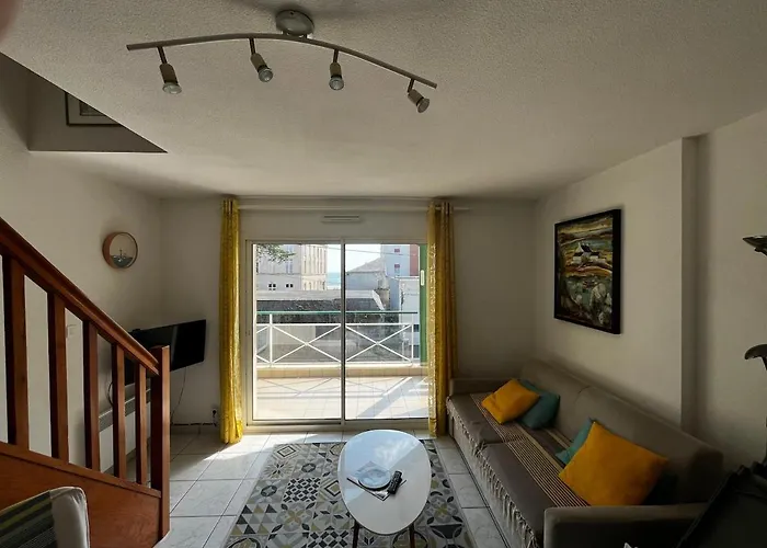 A 100m De La דירה פורנישי