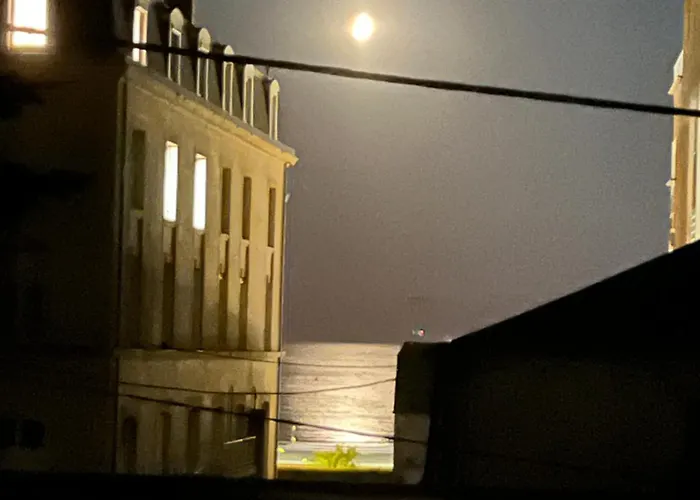 דירה A 100m De La *